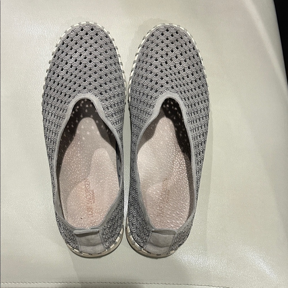 Ilse Jacobsen tulip perforated shoes in grey